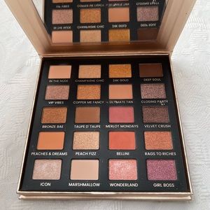 ICONIC LONDON EYESHADOW PALETTE